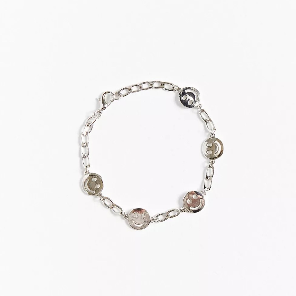 UO Happy Face Chain Bracelet Sliver